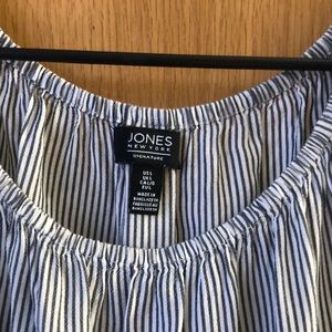 Jones New York blouse. Large. 3/4 sleeve with tie front